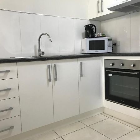 Ocean Breeze Units Lägenhet Bowen Exteriör bild