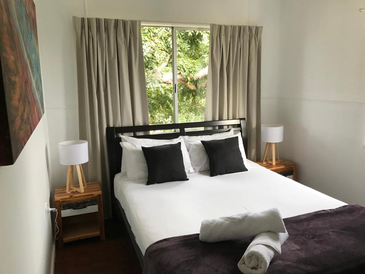 Ocean Breeze Units Lägenhet Bowen Exteriör bild