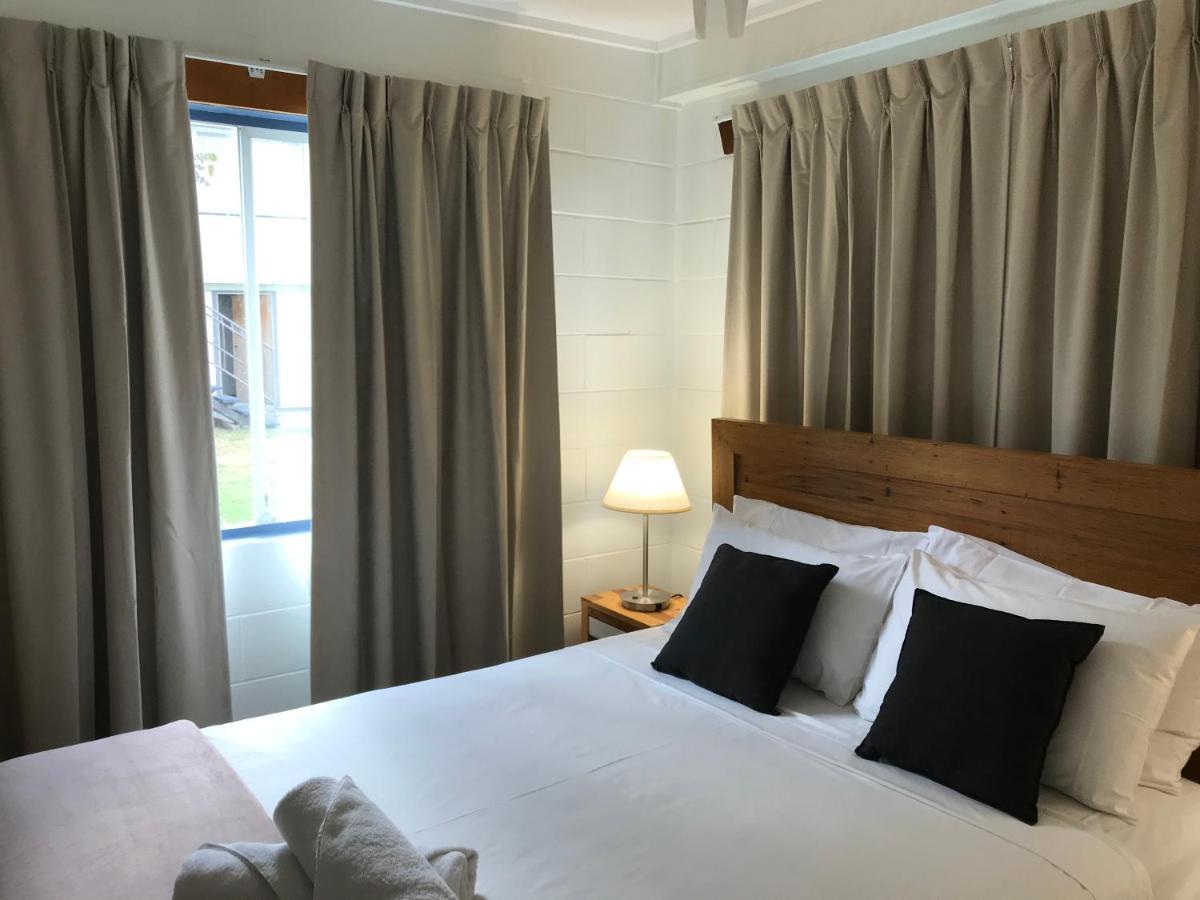 Ocean Breeze Units Lägenhet Bowen Exteriör bild