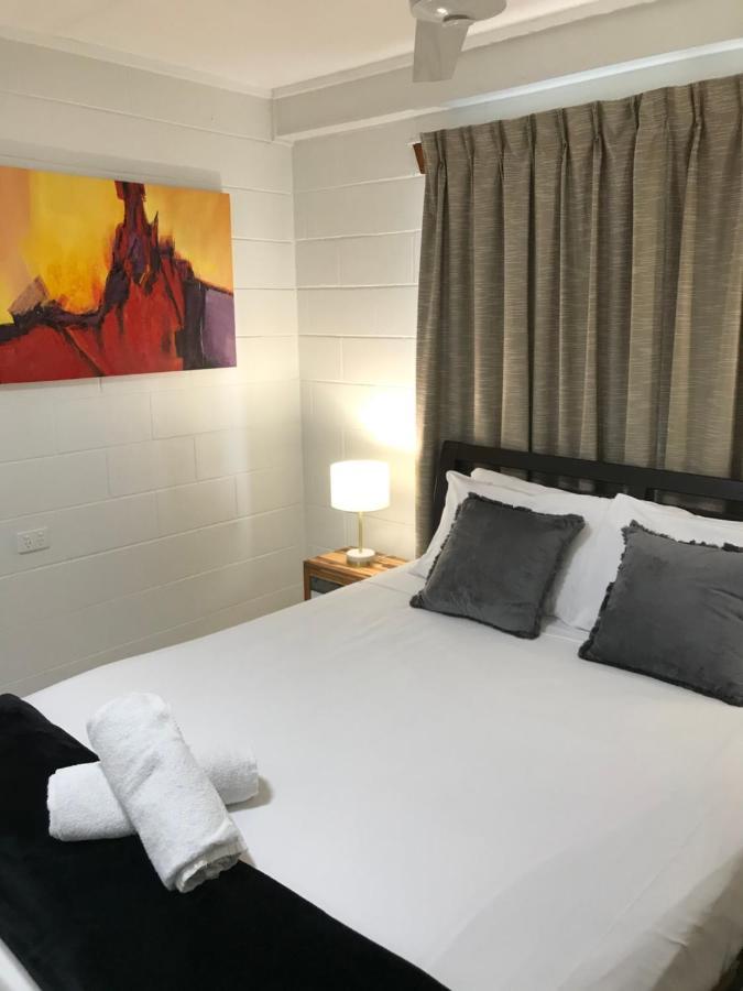 Ocean Breeze Units Lägenhet Bowen Exteriör bild