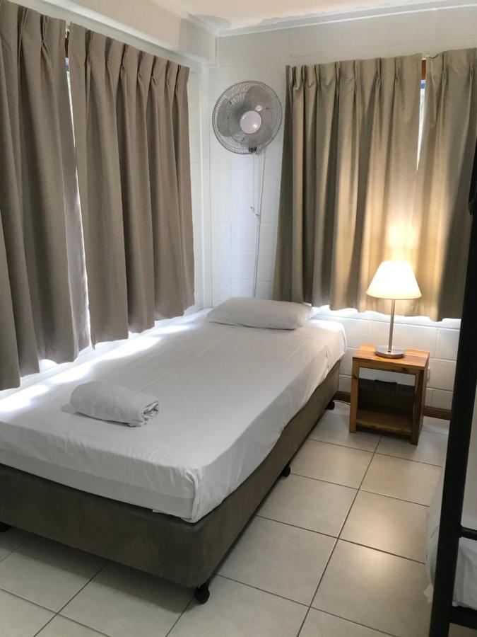 Ocean Breeze Units Lägenhet Bowen Exteriör bild