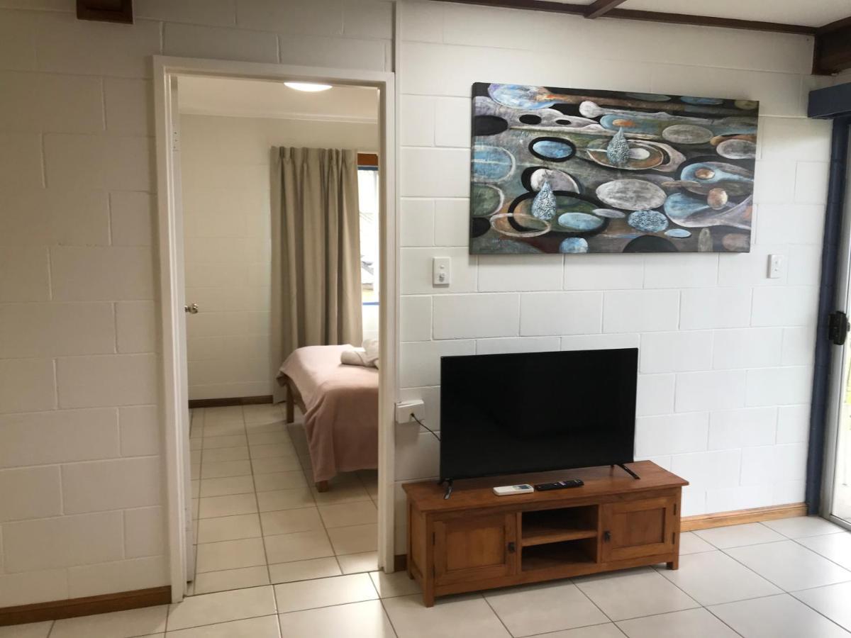Ocean Breeze Units Lägenhet Bowen Exteriör bild